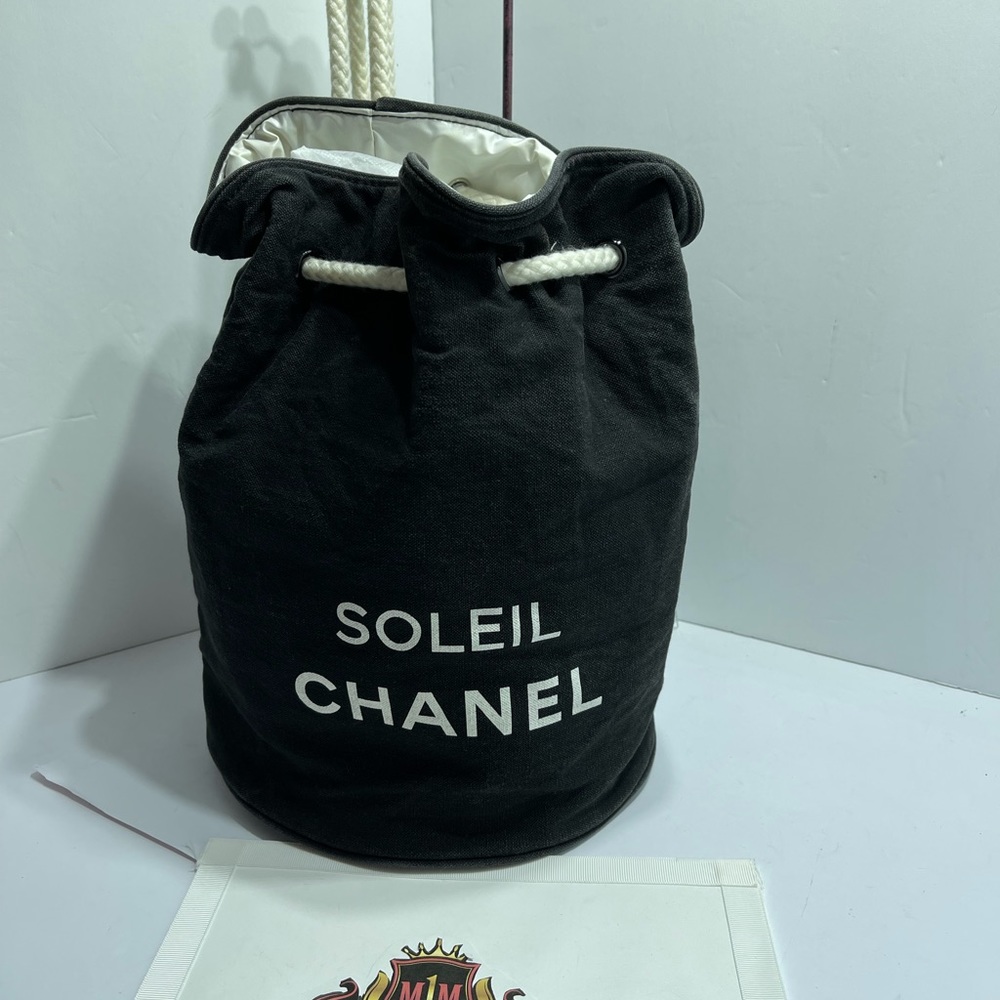 Chanel Rucksack Drawstring Pool Bag in Black Canvas. - Picture 3 of 13